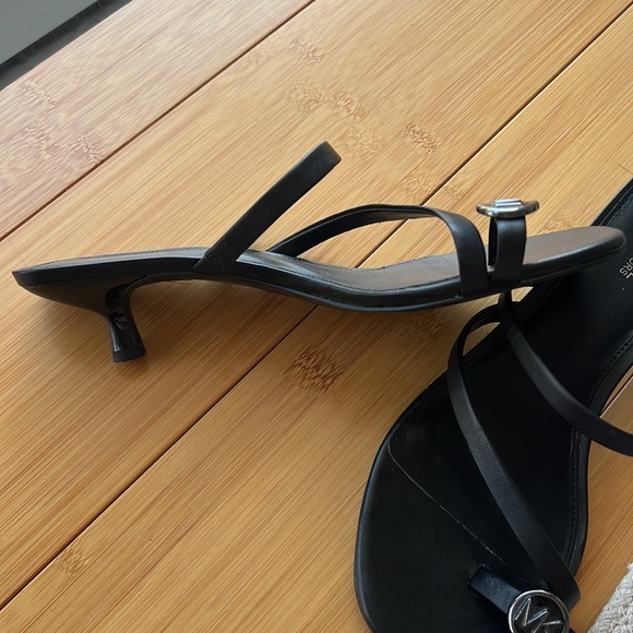 Michael Michael kors black toe ring heel sandals size 7.5US - Picture 7 of 7